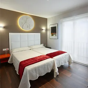 Apartamento Caballerizas Con Parking Gratuito En Pleno Centro, Granada